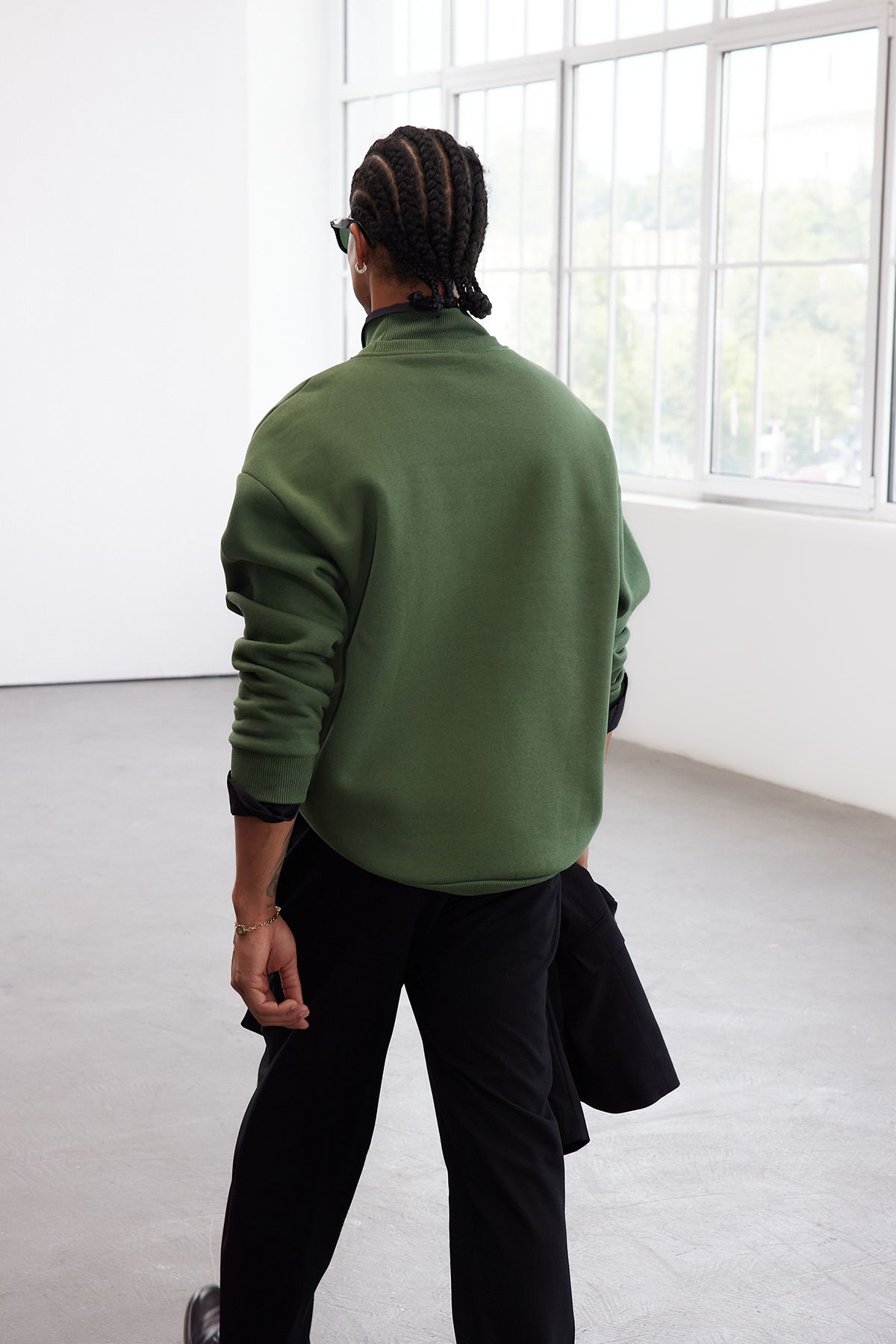 Trendyol Collection-Лимитирана серия суитшърт KHaki Fleece - Oversize кройка, с етикет TMNAW24sw00228 4