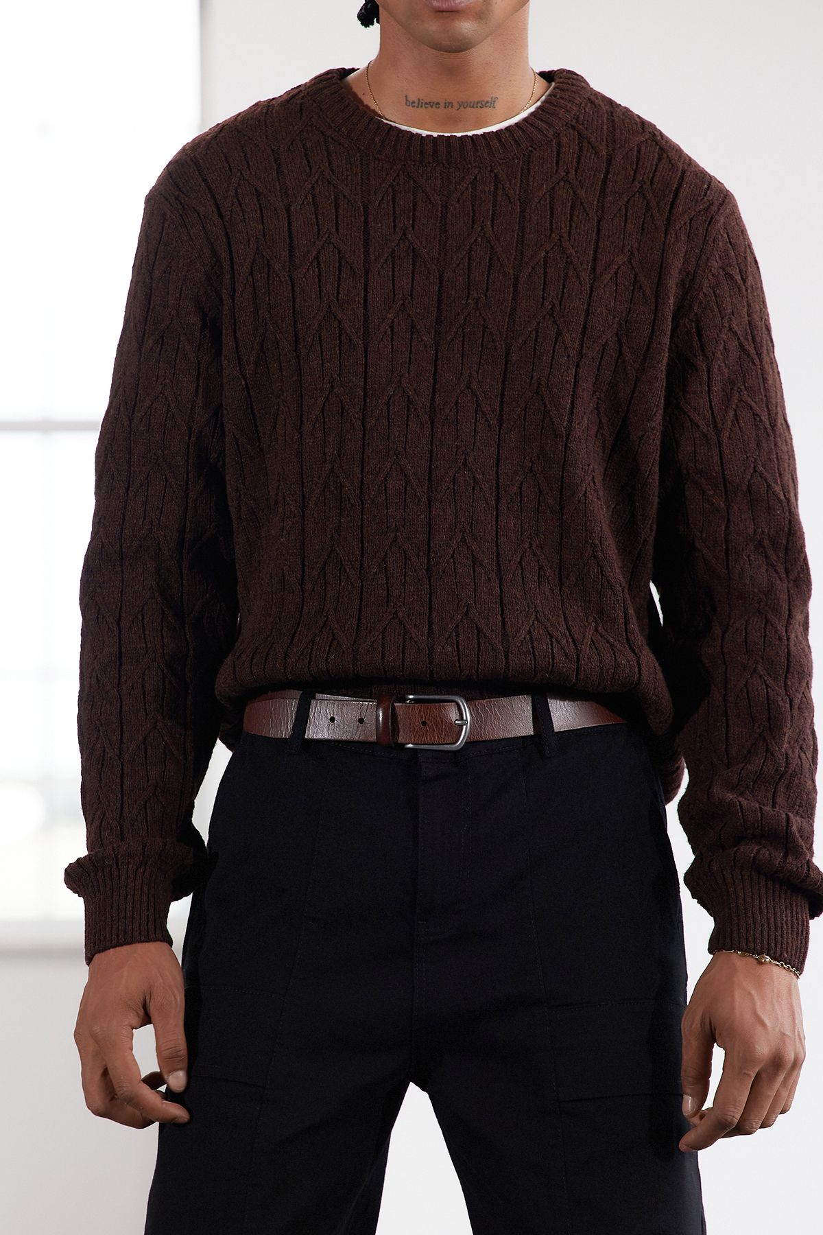 Trendyol Collection-Strukturierter Strickpullover mit dunklem Fliesenmuster und normaler Rundhalsausschnitt TMNAW25KZ00021 14