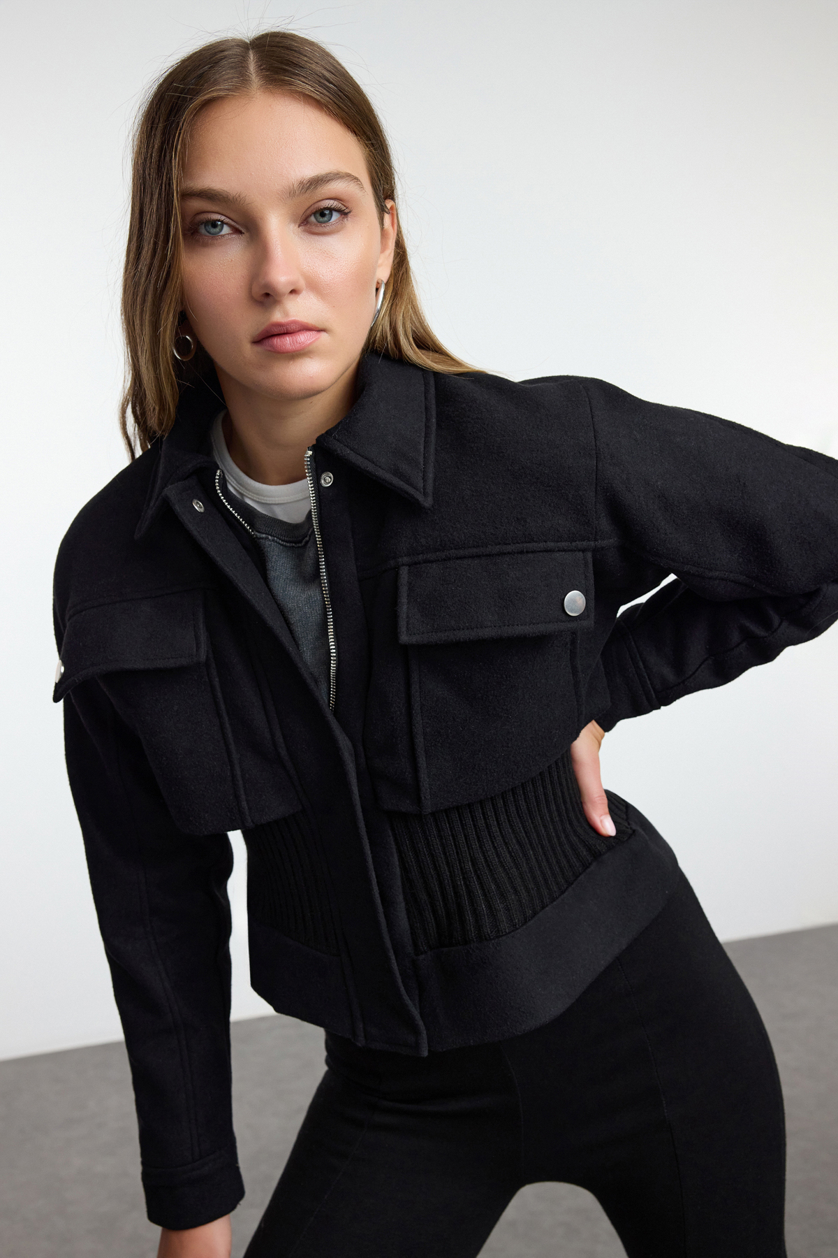 Trendyolmilla Siyah Oversize Belde Triko Detaylı Kaşe İnce Ceket
