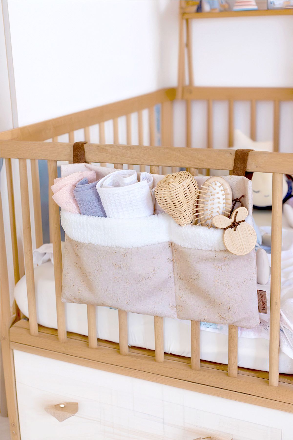 HAMUR Pratik Askılı Organizer Bebek Arabası Beşik Kenar Fluffy Organizer Solid Bej fotoğrafı 5 (önizleme)