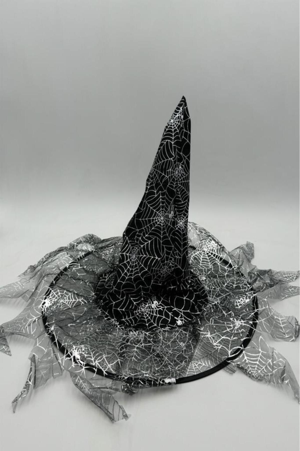 le chapeau des sorcières dhalloween