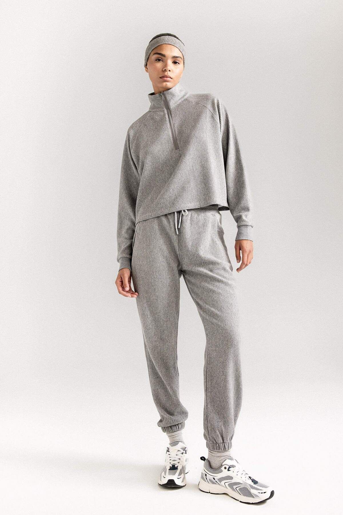 DeFacto-Defactofit Standard Fit Jogger Sweatpants with Elastic Waist Leg 2