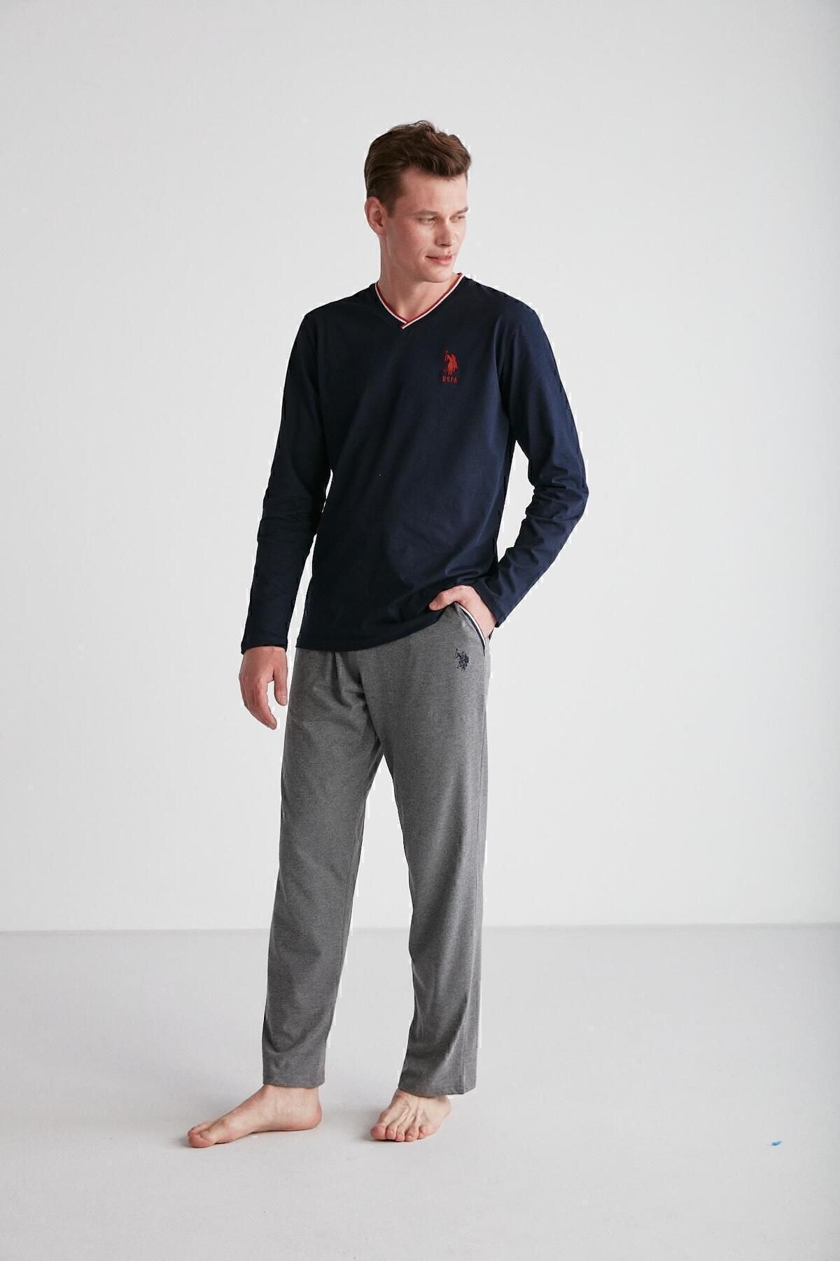 ست پیژامه آبی مردانه پایه. POLO ASSN. یقه V سرمه ای 024K.A1.S.8T7RA.5.PL.2.S U.S. Polo Assn.