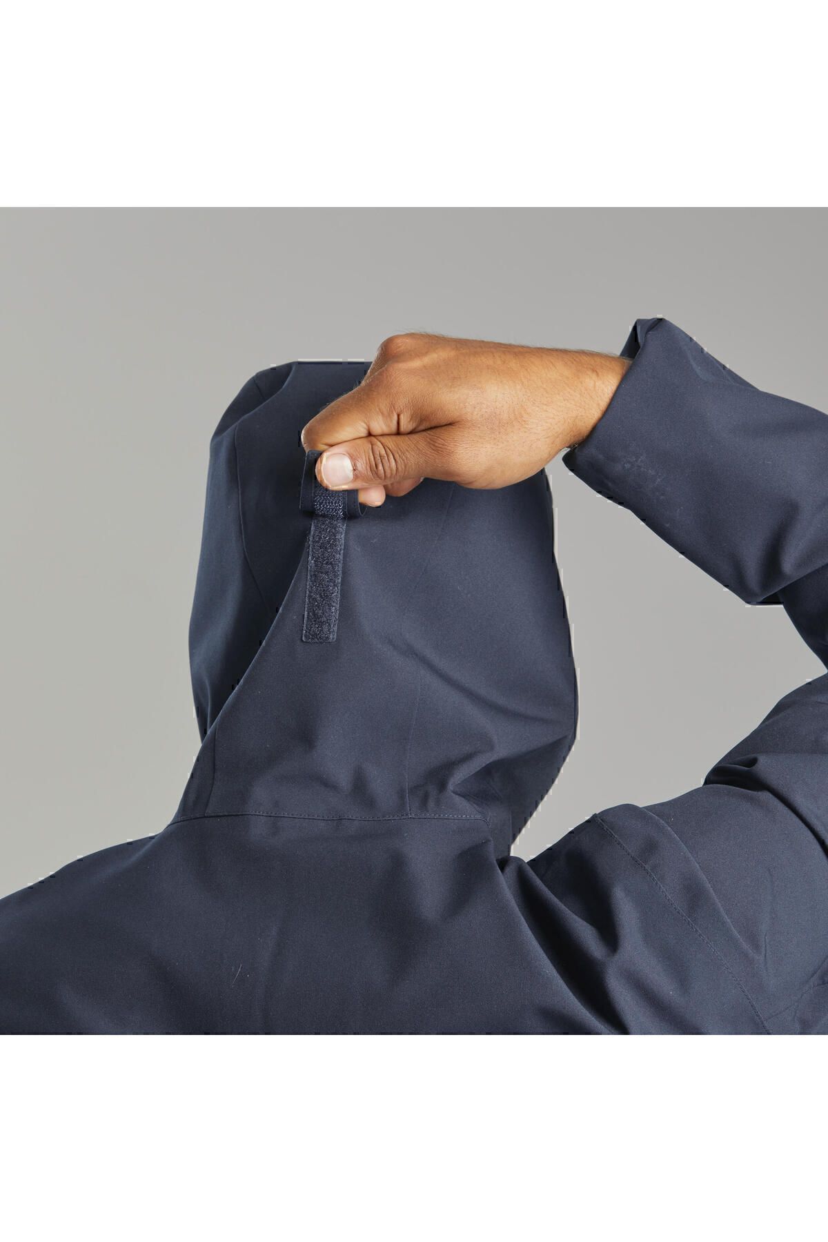 بارانی و بادگیر ورزشی مشکی مردانه در فضای باز آبی Decathlon