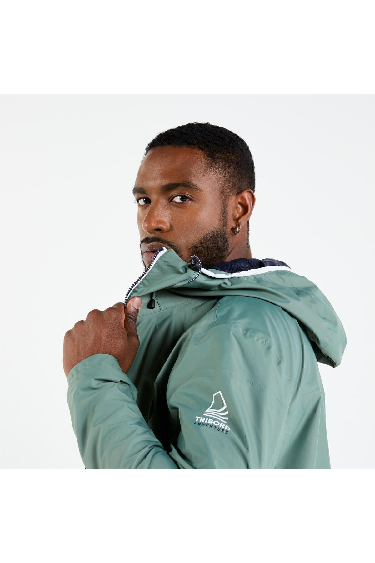کاپشن ورزشی مشکی مردانه كاپشن ضد آب و كلاه دار مدل tribord Decathlon