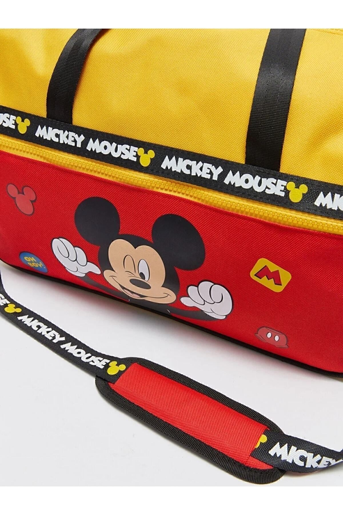 کیف ورزشی قرمز پسرانه و بچگانه LCW Mickey Mouse دارای مجوز Boy Sport LC Waikiki