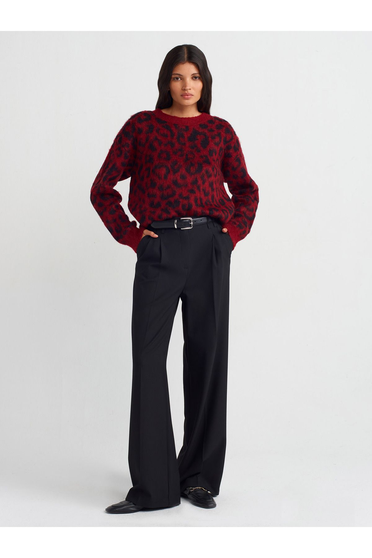 Dilvin-10632 Model - Claret Red Knitwear Sweater with Crew Neck and Leopard Pattern 3