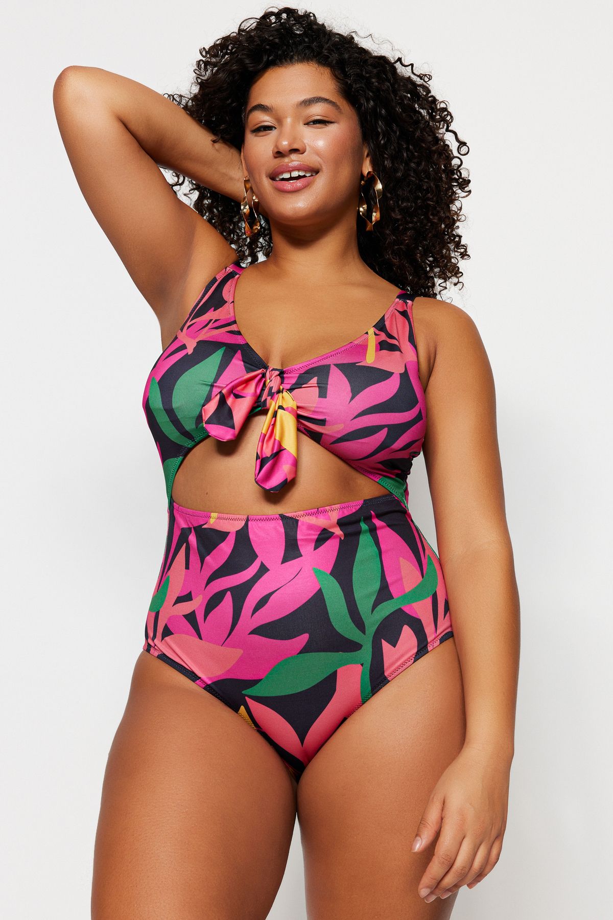 Trendyol Curve-Plus-Size-Badeanzug mit mehrfarbigem Blumendruck und V-Ausschnitt – Bindedetail TBBSS23AM00008 2