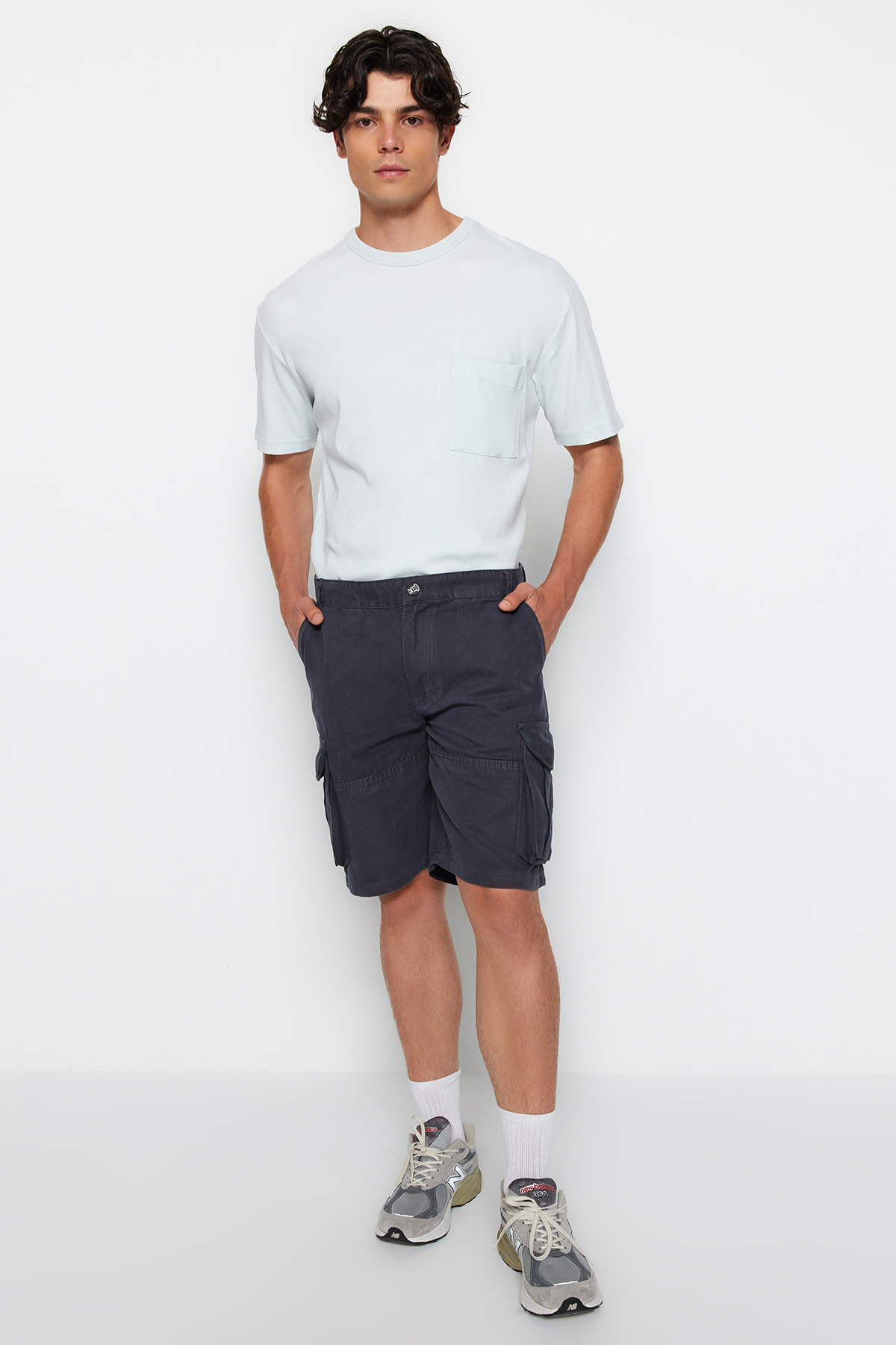 Trendyol Collection-Antracitové kraťasy Regular Fit - Cargo Pocket, Tmnss23Sr00048 7