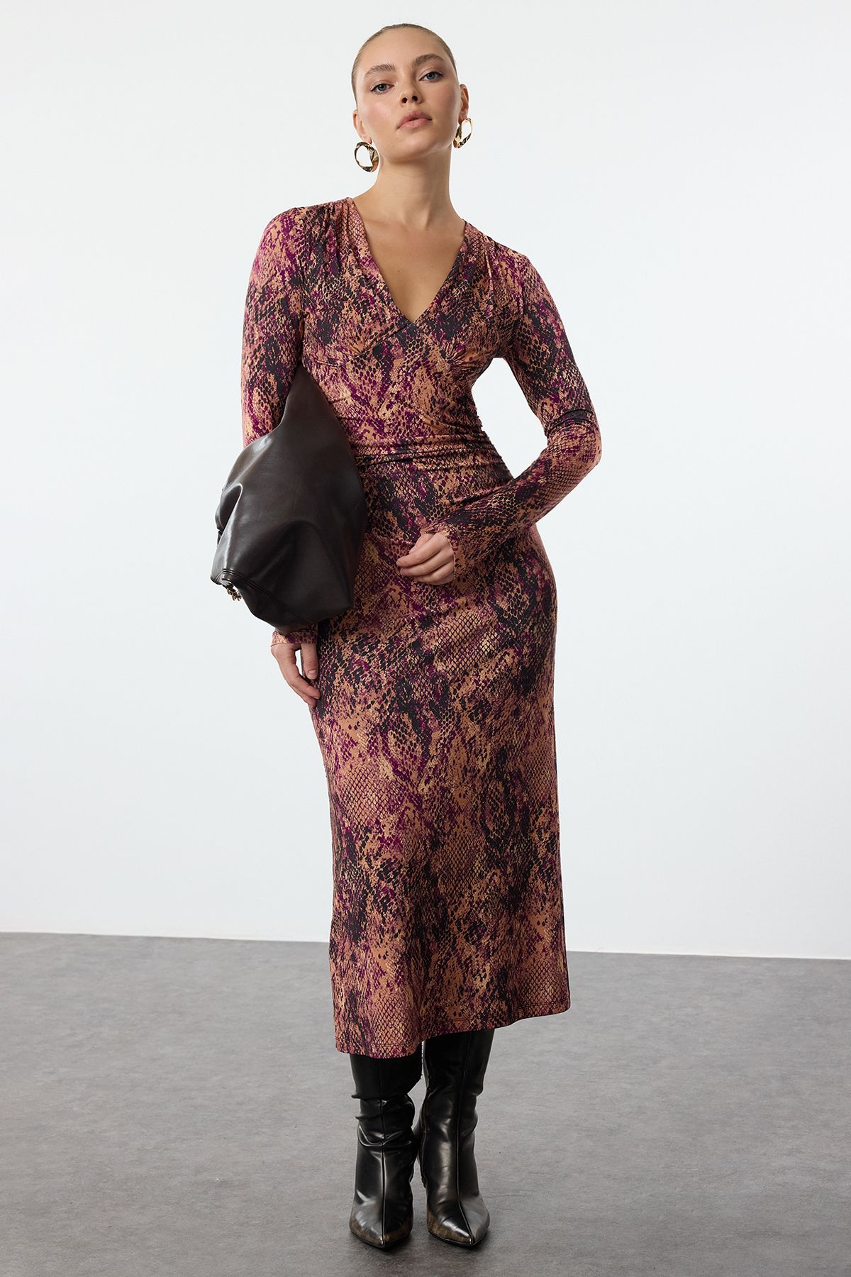 Trendyol Collection Sukienka Midi Z Dzianiny Z Dekoltem W Serek I Wzorem Z Drapowaniem - Twoaw25el00217 Kobieta - S