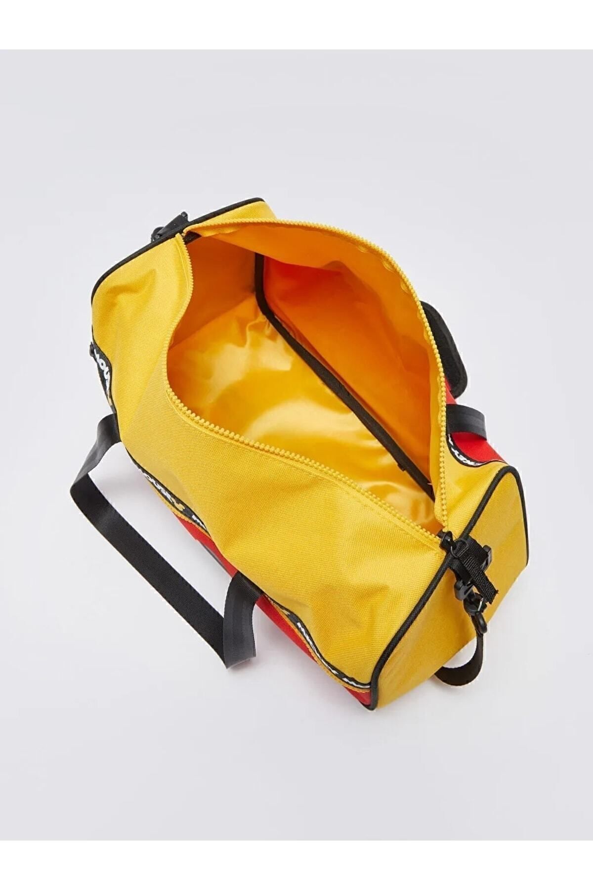 کیف ورزشی قرمز پسرانه و بچگانه LCW Mickey Mouse دارای مجوز Boy Sport LC Waikiki