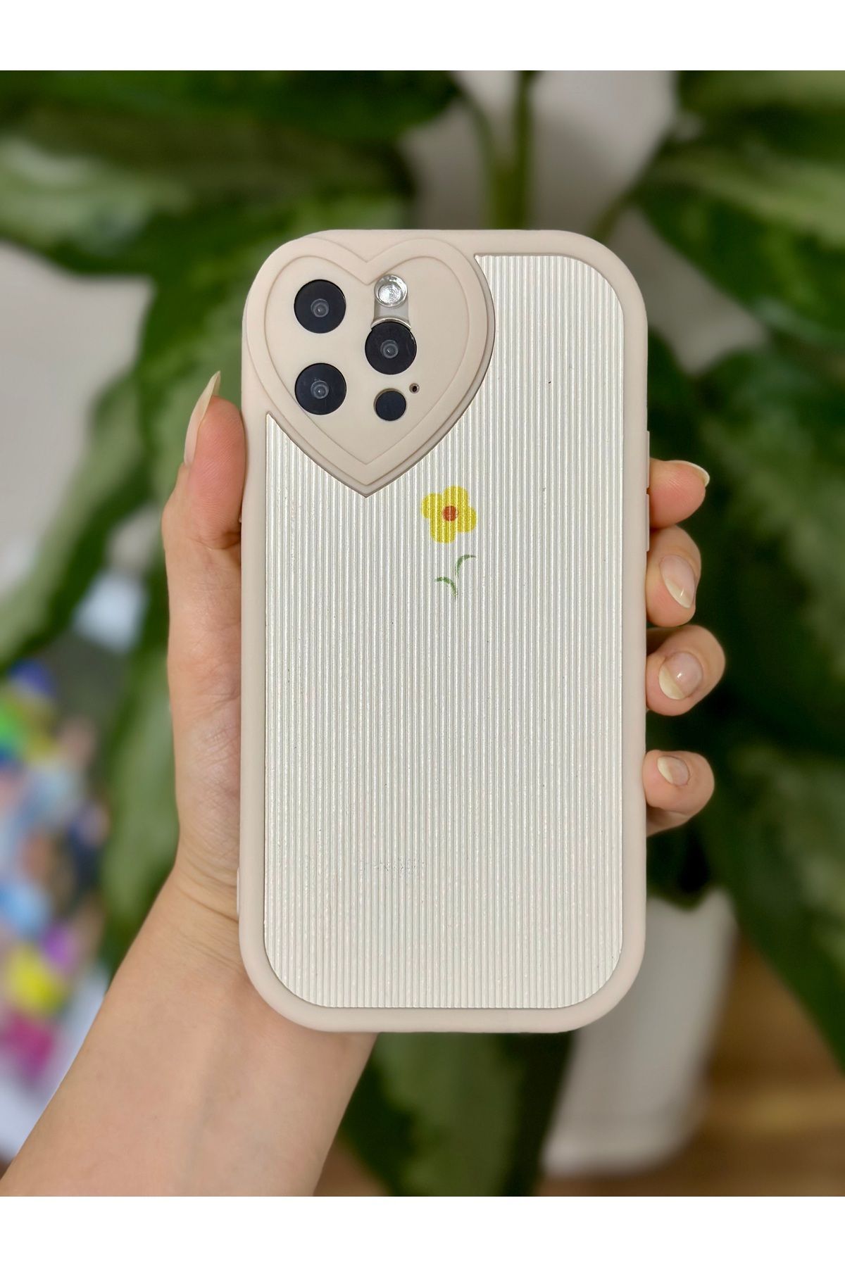 https://cdn.dsmcdn.com/ty1544/product/media/images/ty1544/prod/QC/20240913/22/bb35b42d-d391-35a6-a169-a6d7d5e6467c/1_org_zoom.jpg