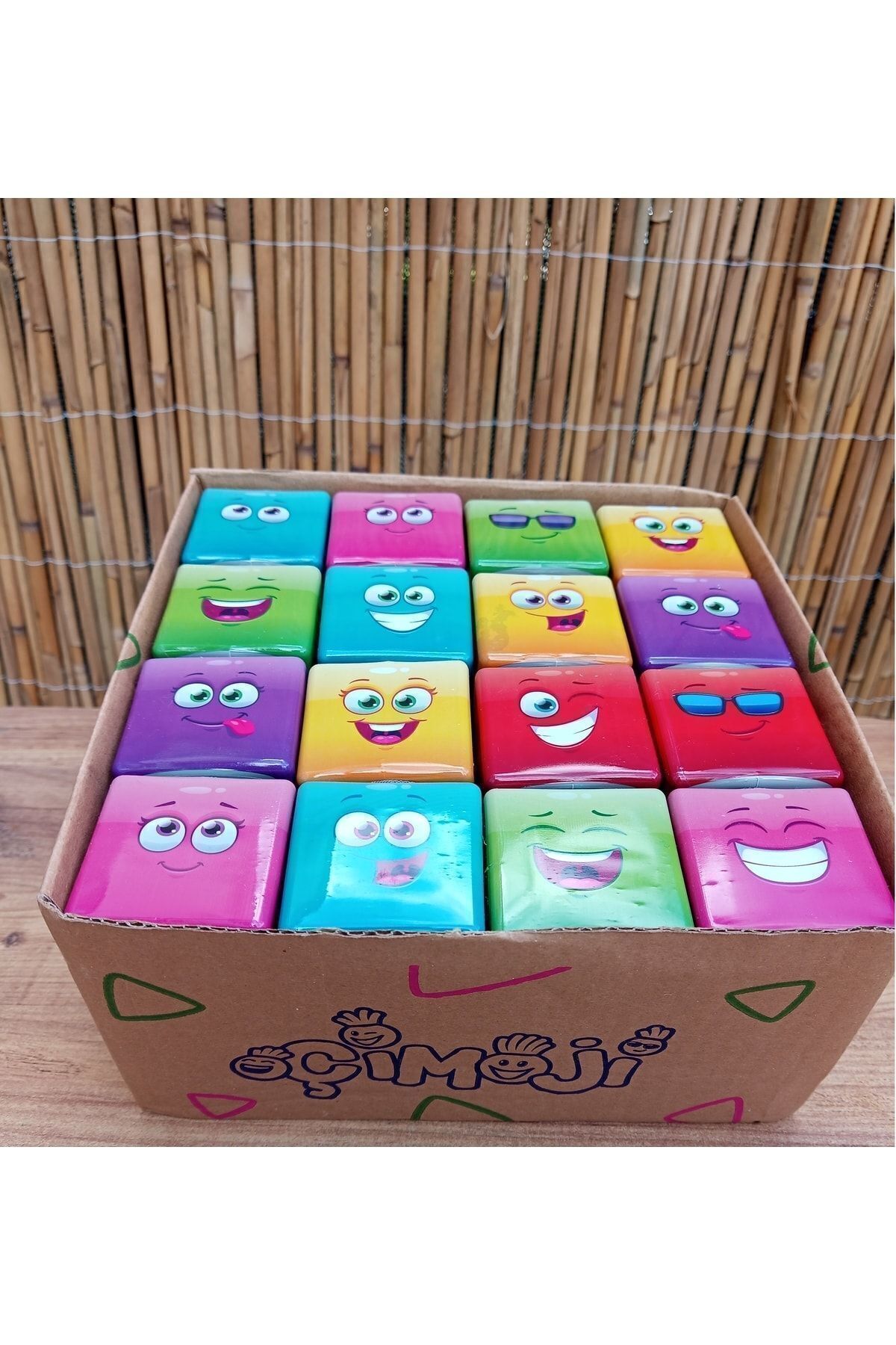 میدیکوب عروسک ایموجی وِرن شاپ مرد علفی ۳۲ تکه برای تولد و مناسبت‌های ویژه