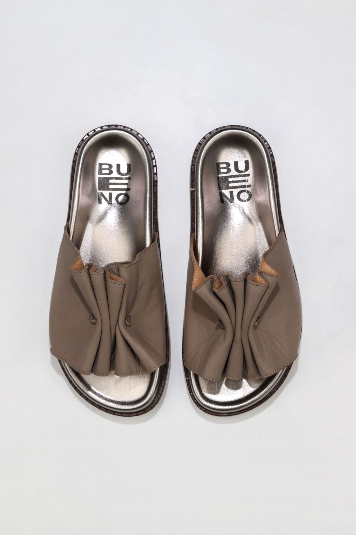 Bueno Shoes-01wu5810ModelGray Leather Women's Flat Slippers 1