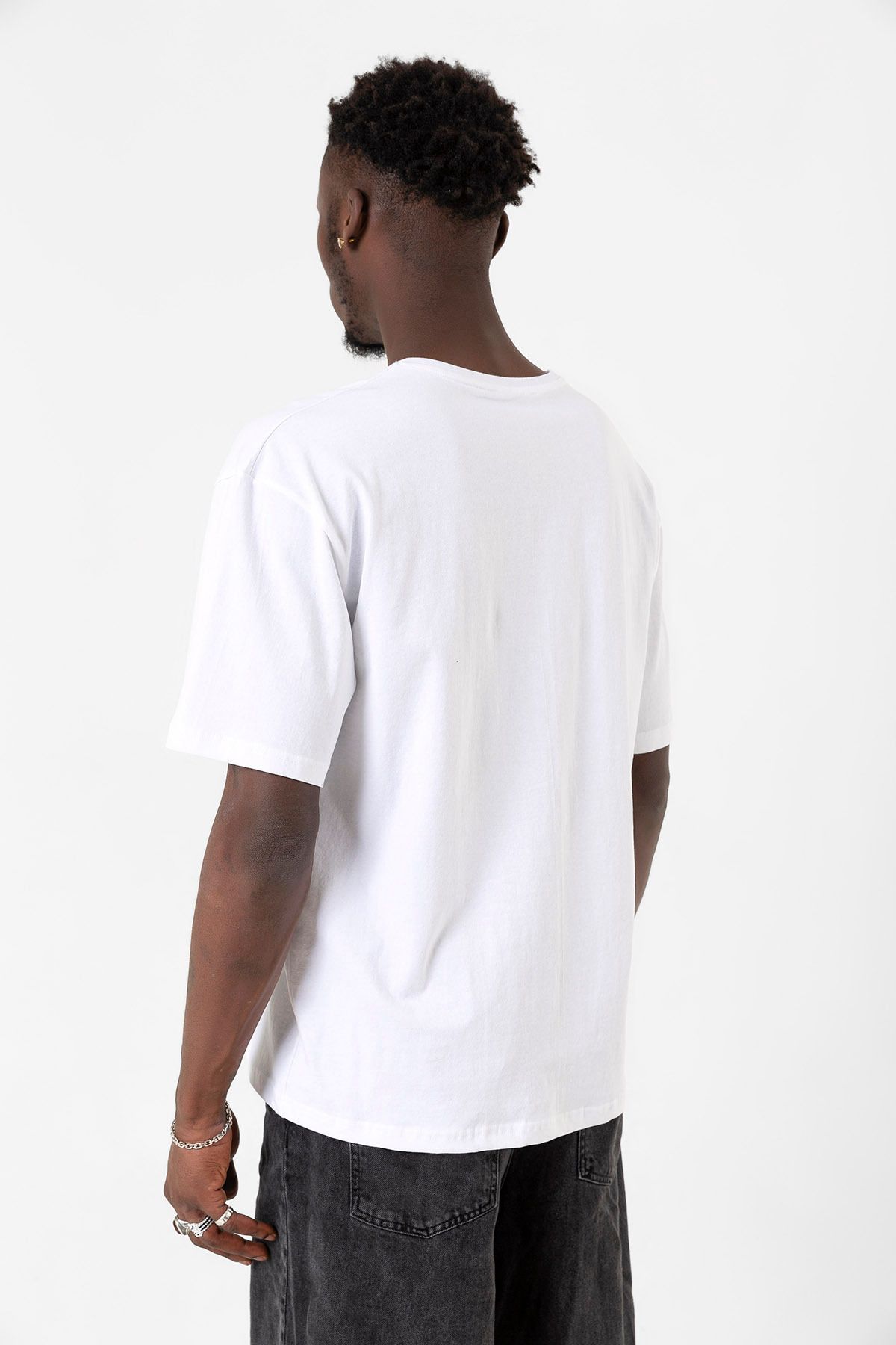 Tshirthane-Ανδρικό μπλουζάκι Need For Speed ​​Most Wanted Λευκό Oversize 5