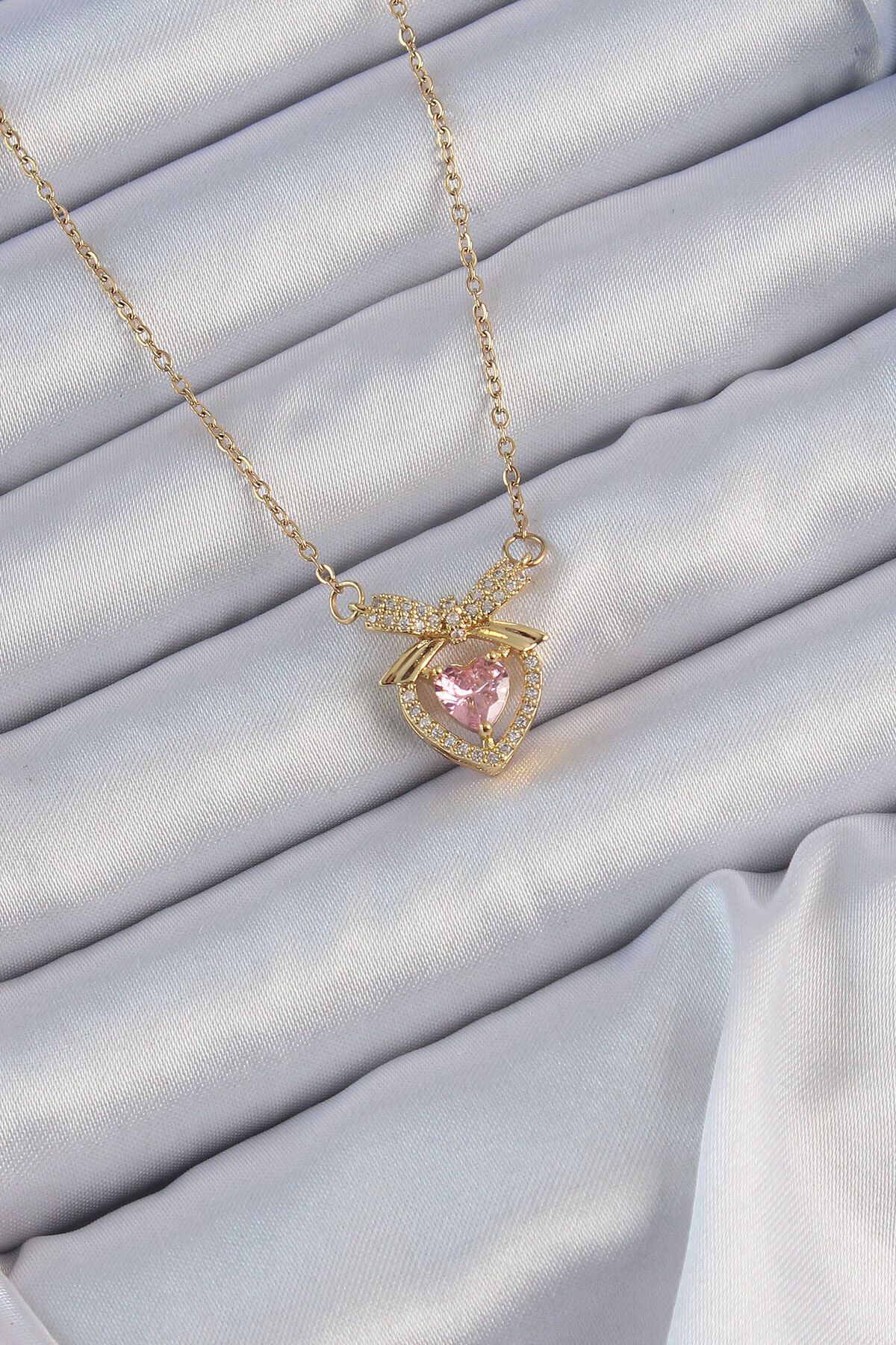 KfksStore 316L Çelik Zincir Altın Renk Pembe Zirkon Taşlı Fiyonklu Kalp Kolye