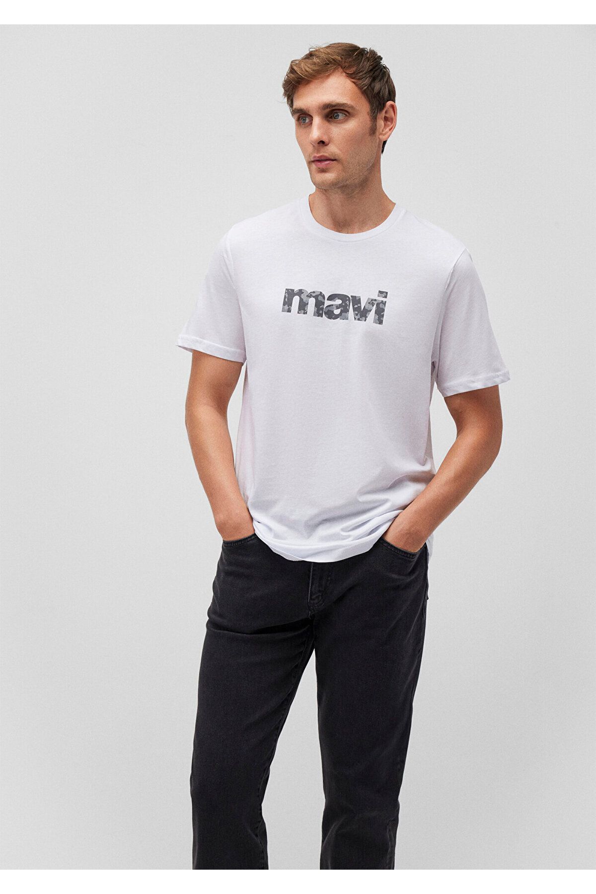 Mavi Logo Baskılı Beyaz Tişört Slim Fit / Dar Kesim 0611039-620