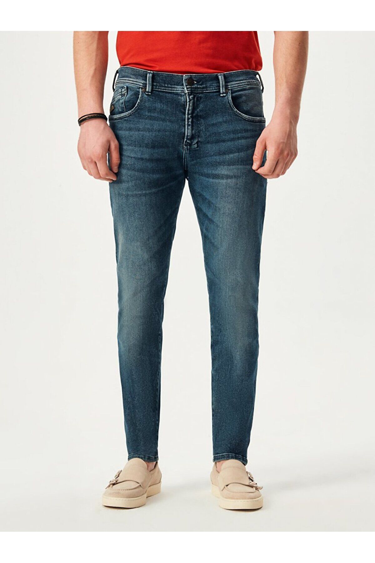 complete the look image