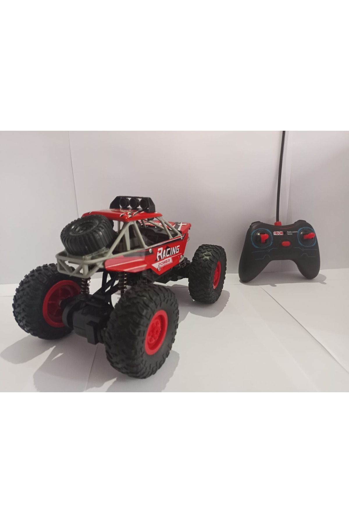 1/16 uzaktan kumandalı off-road şarjlı 15km hızlı KIRMIZI arazi aracı