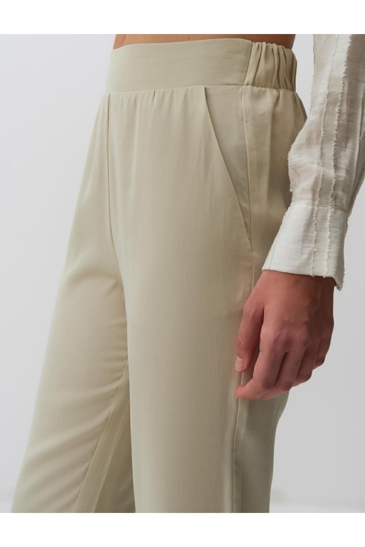 https://cdn.dsmcdn.com/ty1545/product/media/images/ty1548/prod/QC/20240916/11/c588e587-83f4-35c8-8050-46d4b51d9a68/1_org_zoom.jpg