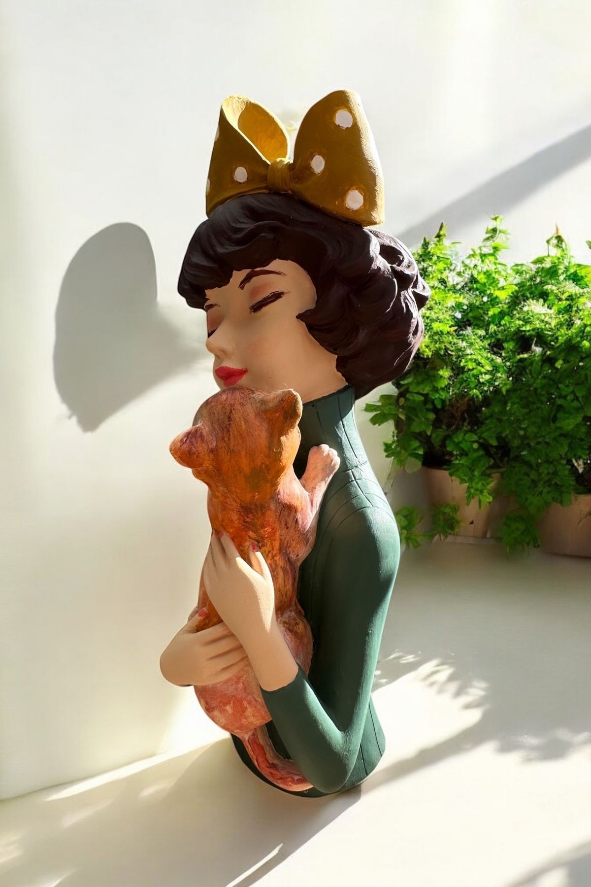 El Yapımı Dekoratif Kedili Kız Obje