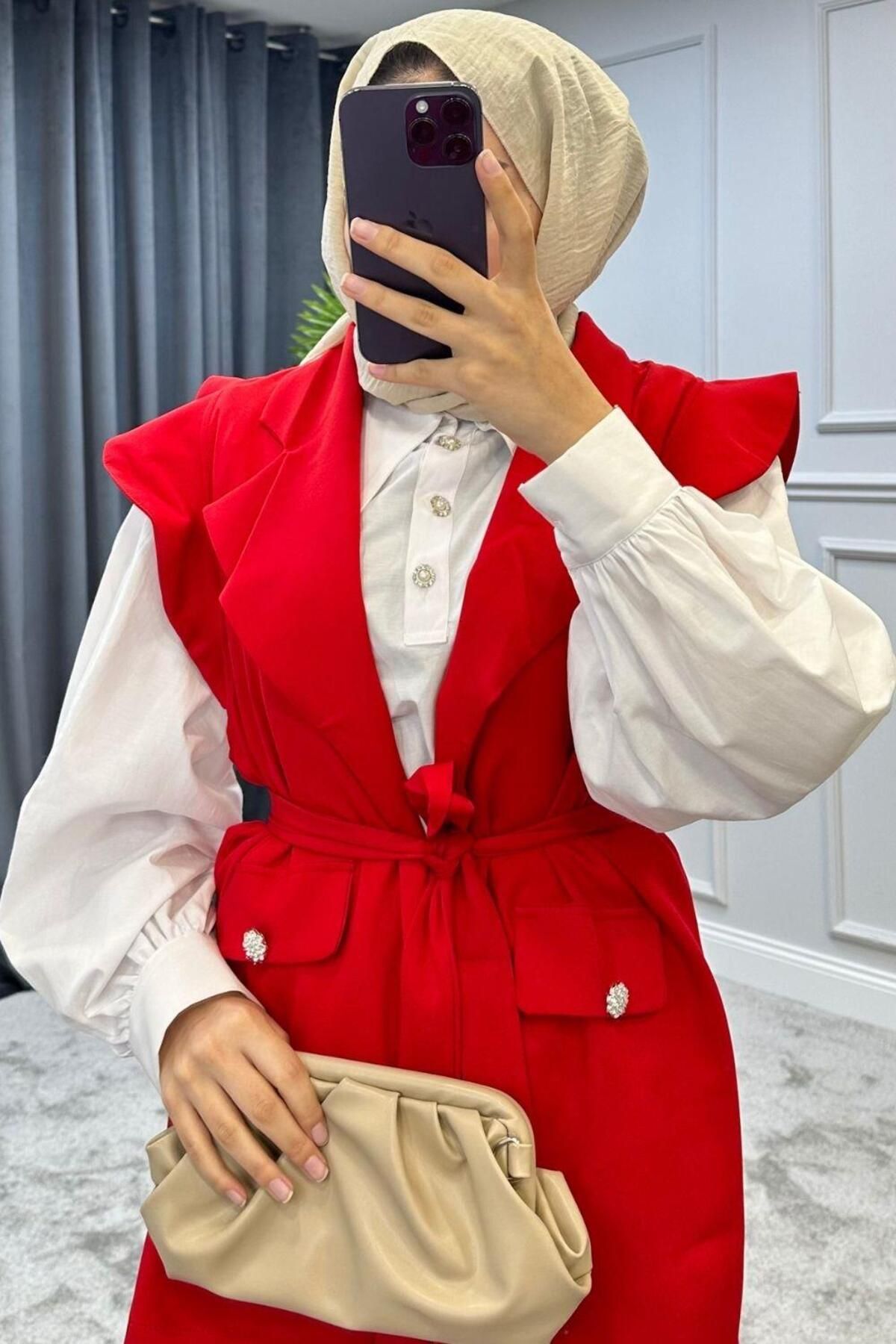 complete the look image