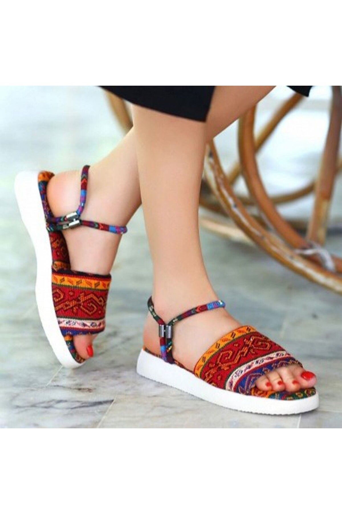 BESKAR-Kilim Patterned Yoni Sandals 4