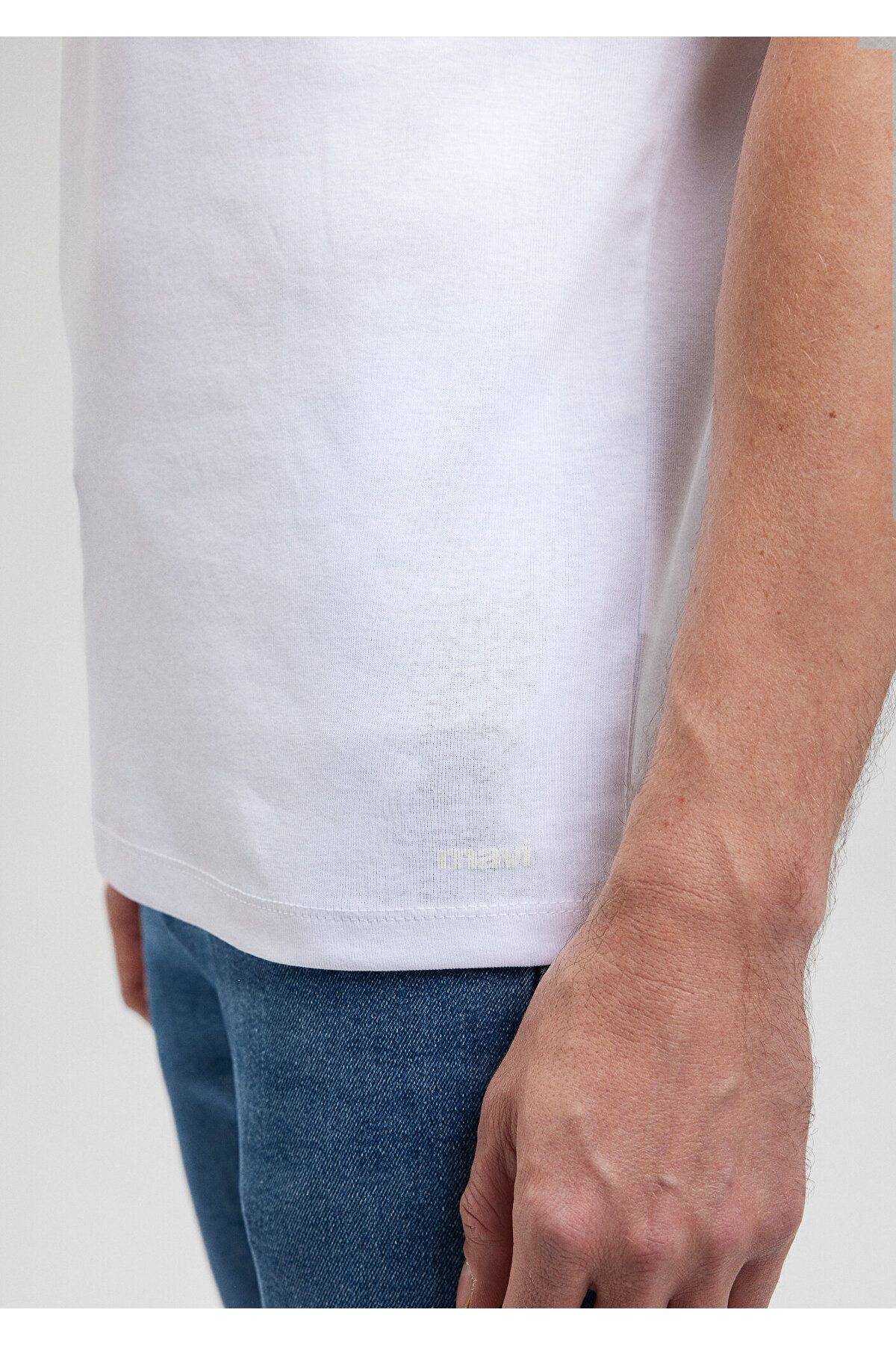 Mavi-Weißes, figurbetontes T-Shirt mit Rippenmuster - 063747 -620 5