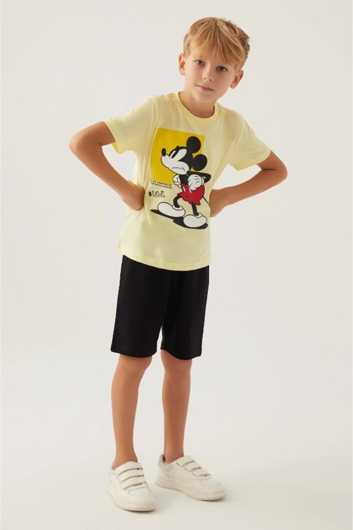 Minnie Mouse-D4883 Set Beyond Boys - Tricou și pantaloni scurți licențiați galbeni 4