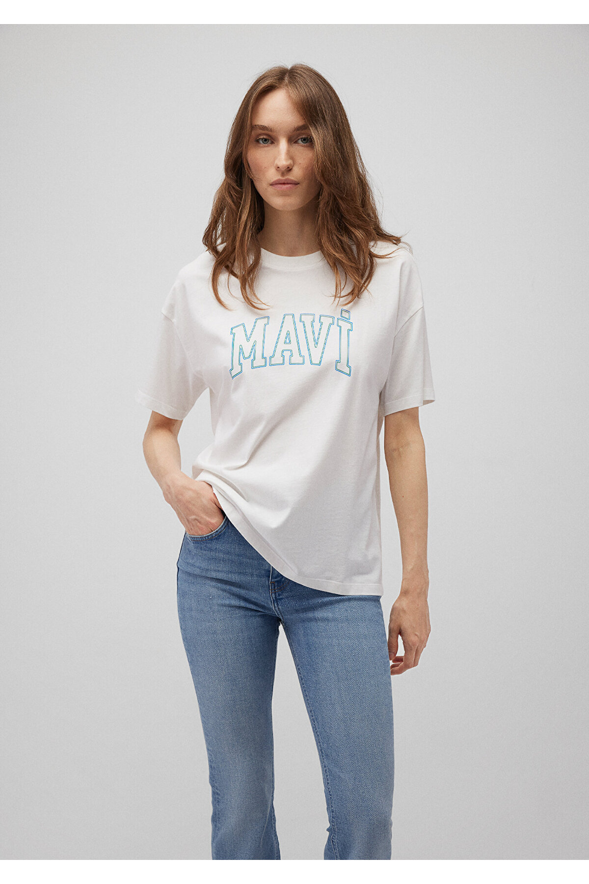 Mavi Logo Bask l Beyaz Ti rt Regular Fit Normal Kesim 1611193 81964 