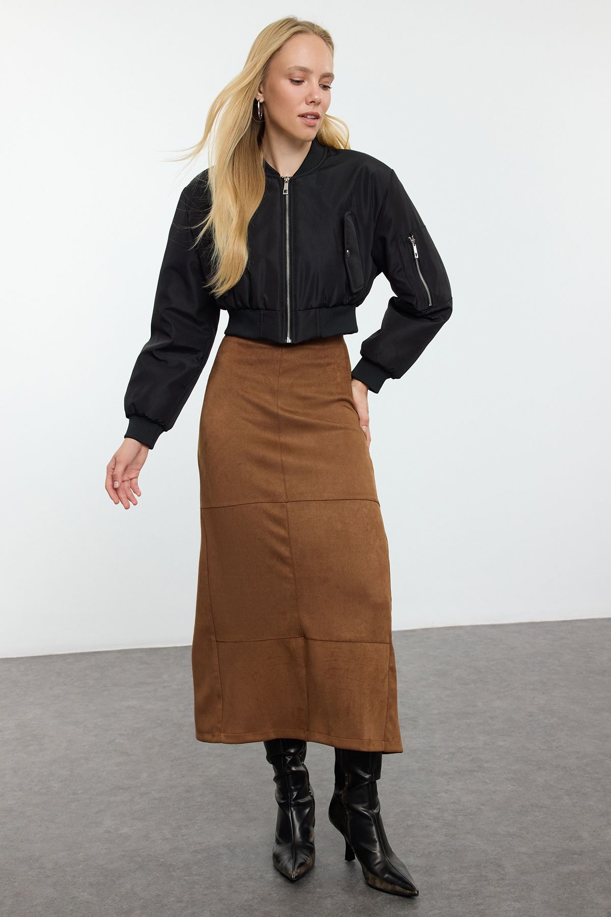 Trendyol Collection Spódnica Maxi Z Zamszu Z Rozcięciem Z Tyłu, Kolor Camelowy Kobieta - 34