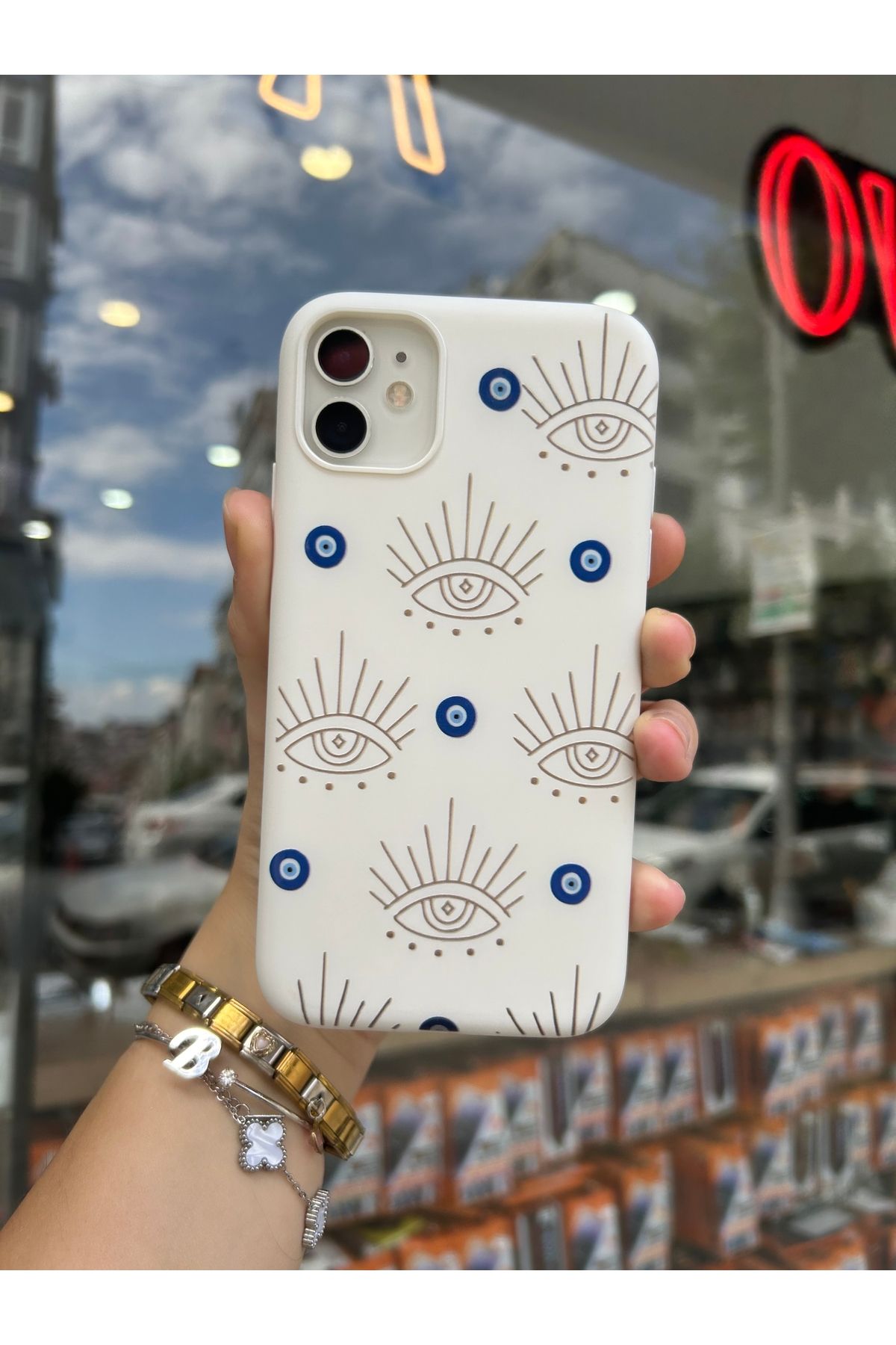 İphone 11 Uyumlu Nazar Boncuğu Desenli Kabartma Baskılı Kadife Silikon Kılıf 2