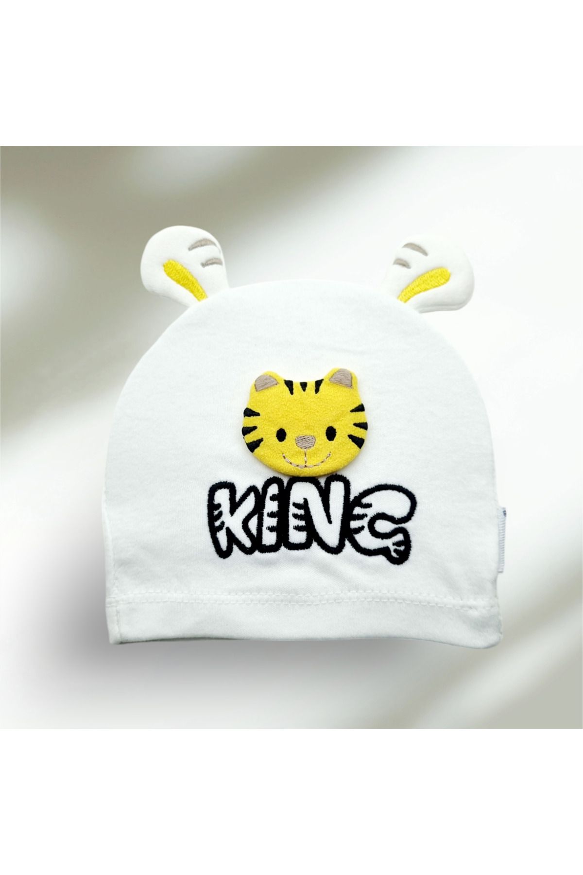 Beanie Gray lion shaped combed beanie