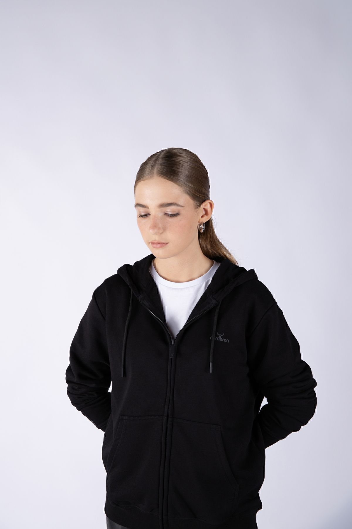 Nordbron-Women's Black Hooded Zipper Detailed Sweatshirt Soft Textured Seasonal Long Sleeve with Pocket Erfurt 2