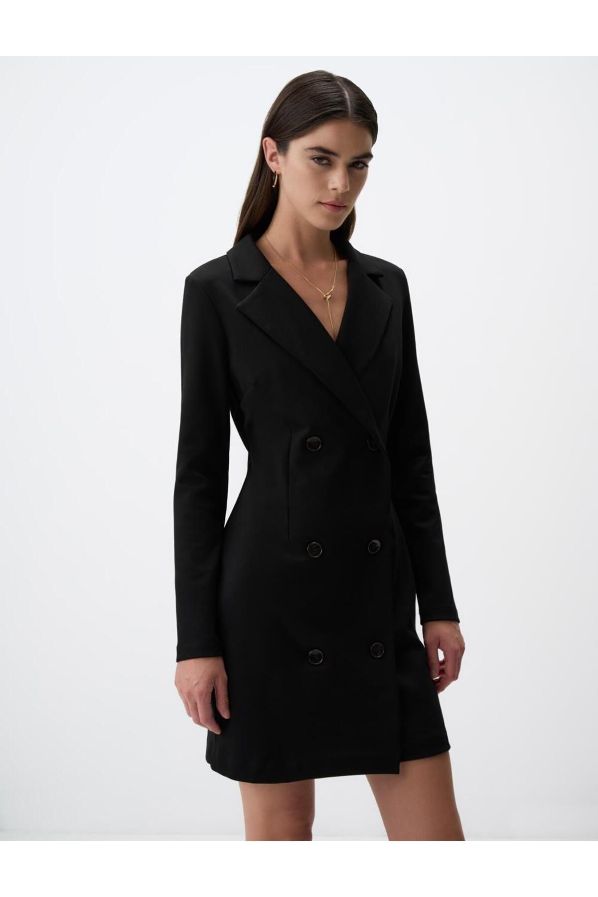 https://cdn.dsmcdn.com/ty1546/product/media/images/ty1549/prod/QC/20240916/11/560c8803-d0aa-3c63-9d7b-2e67038048bb/1_org_zoom.jpg