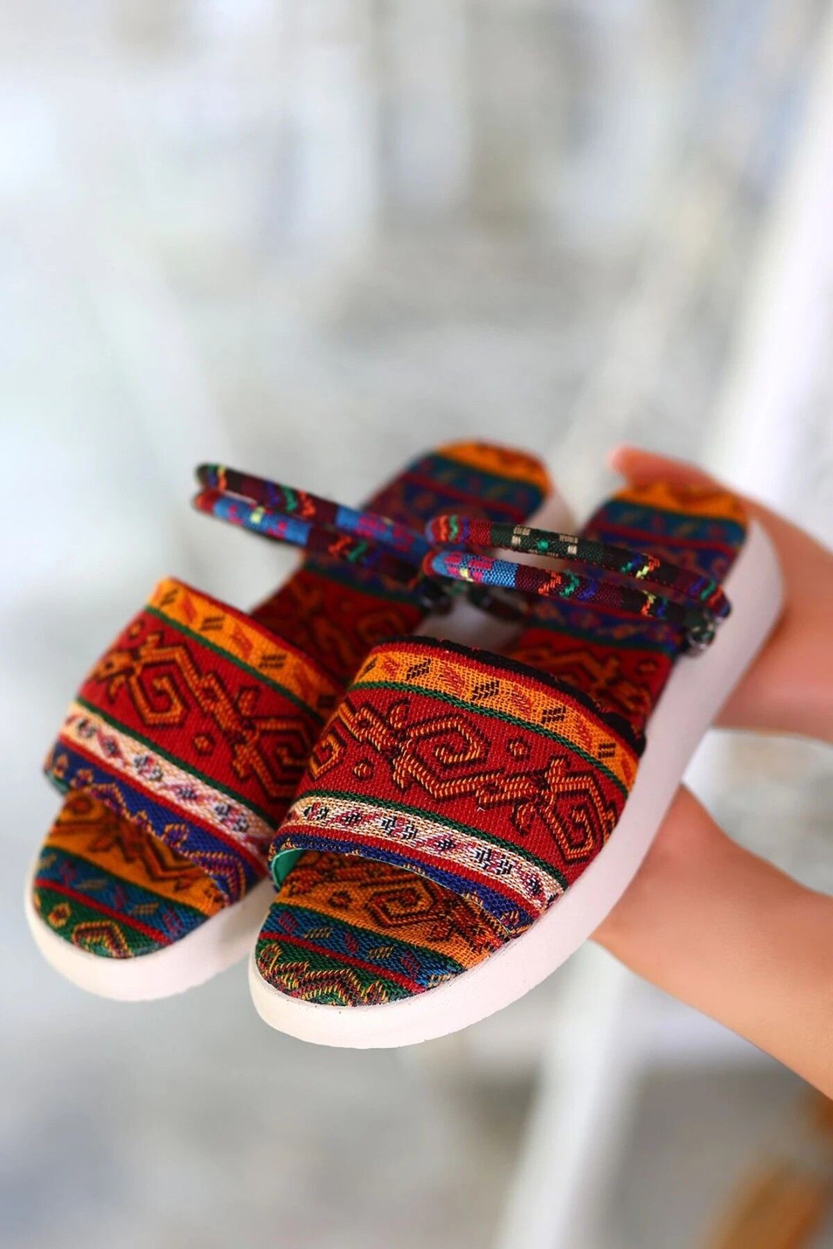 BESKAR-Kilim Patterned Yoni Sandals 2