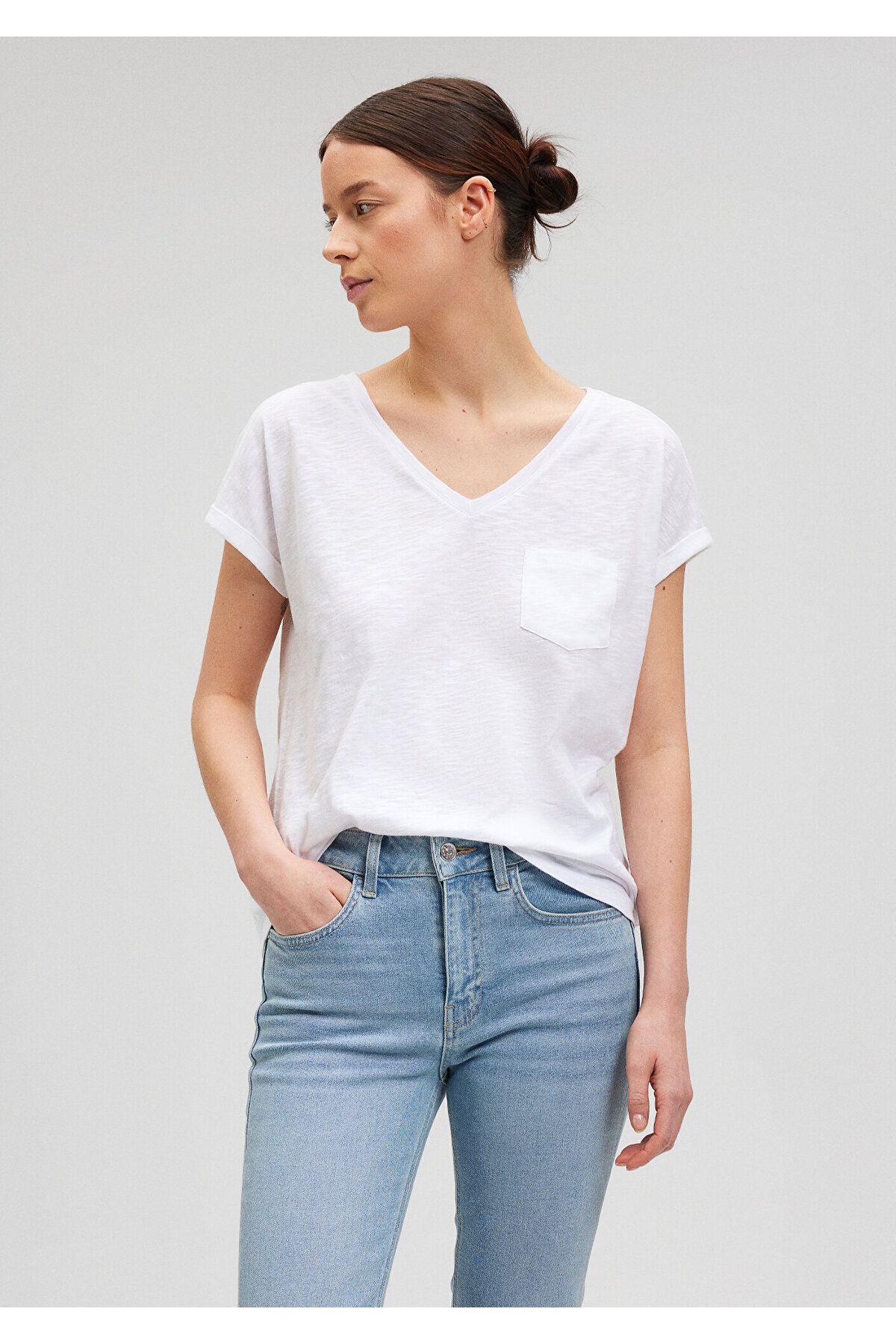 Mavi-White V-Neck Loose Fit T-Shirt -1600961-620 3