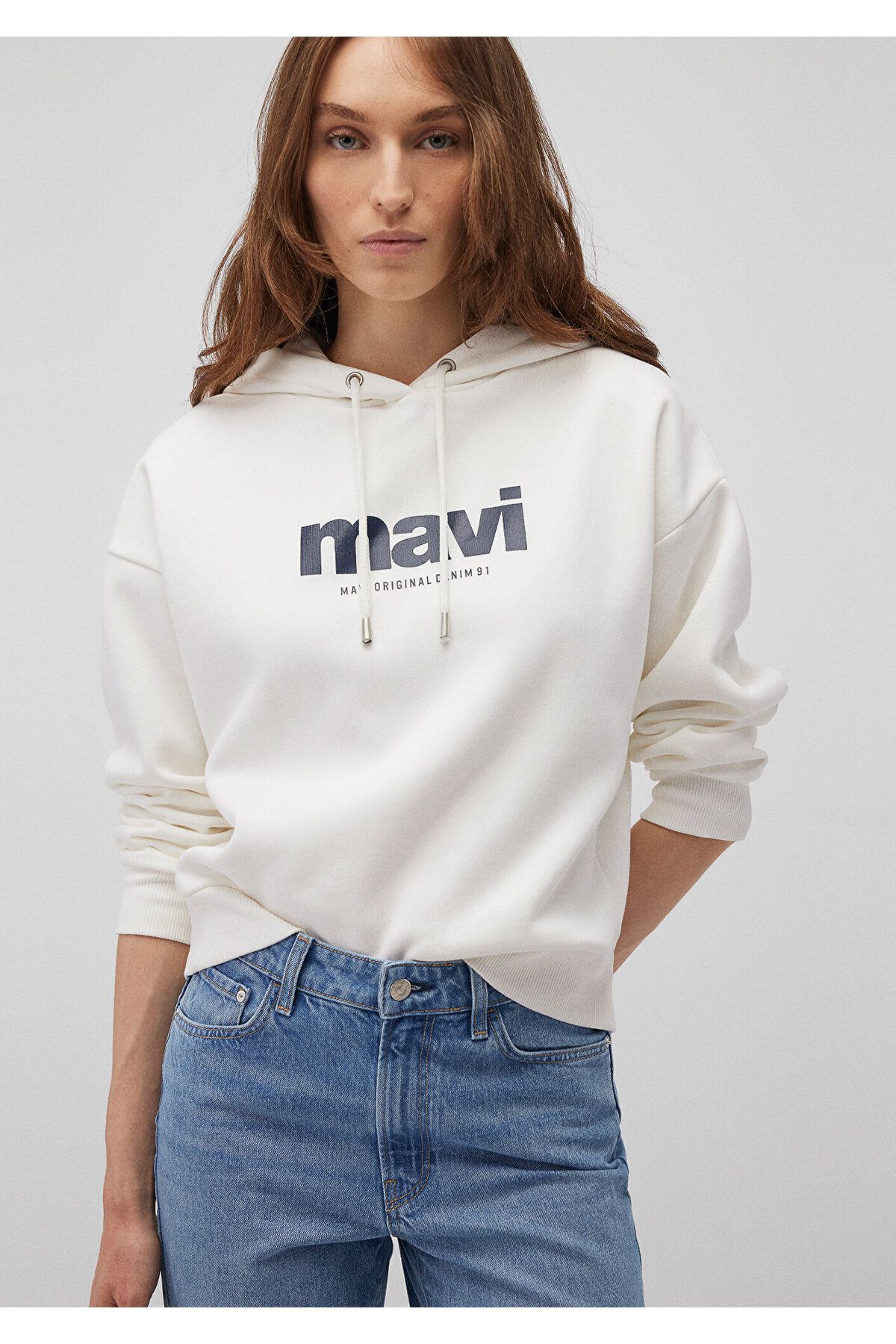 Mavi Logo Baskılı Kapüşonlu Ekru Sweatshirt 168334-81964