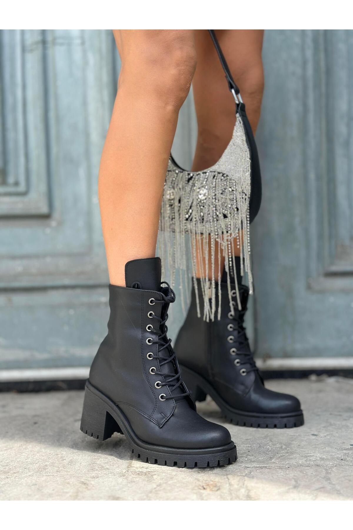 Giydim Gidiyor-Black Senata Boots 1