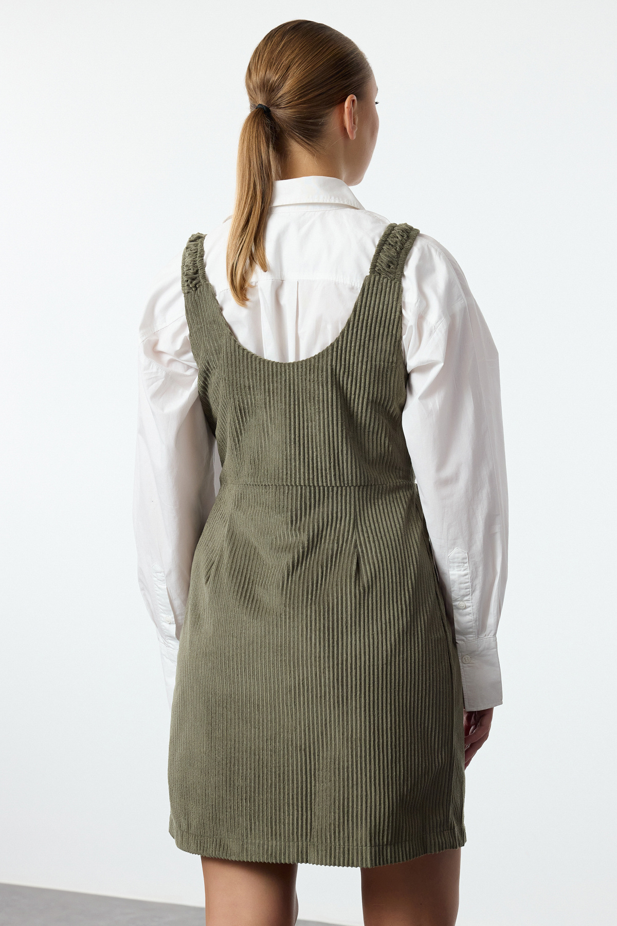 Trendyol Collection-Khaki pántos Gilet bársony mini szőtt ruha TWOAW25EL00374 5