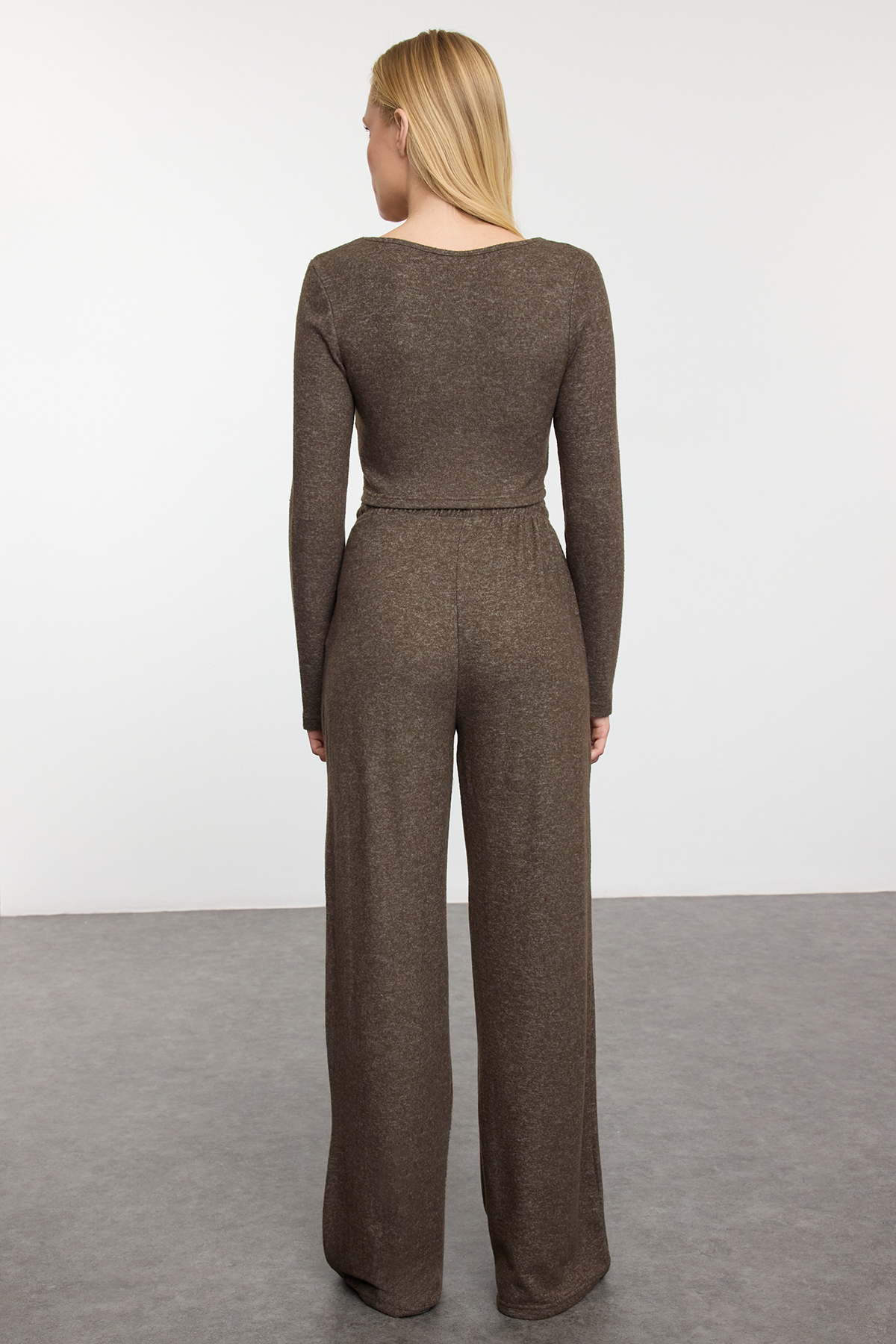 Trendyolmilla  Kahverengi Yumoş Crop ve Wide Leg/Geniş Paça Örme Alt Üst Takım TWOAW23AU00125 - Görsel 5