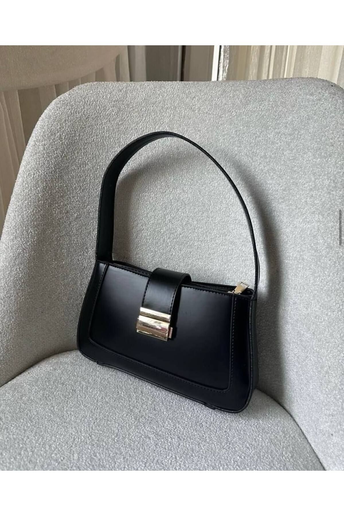 sac à baguettes avec des barres noires détaillées