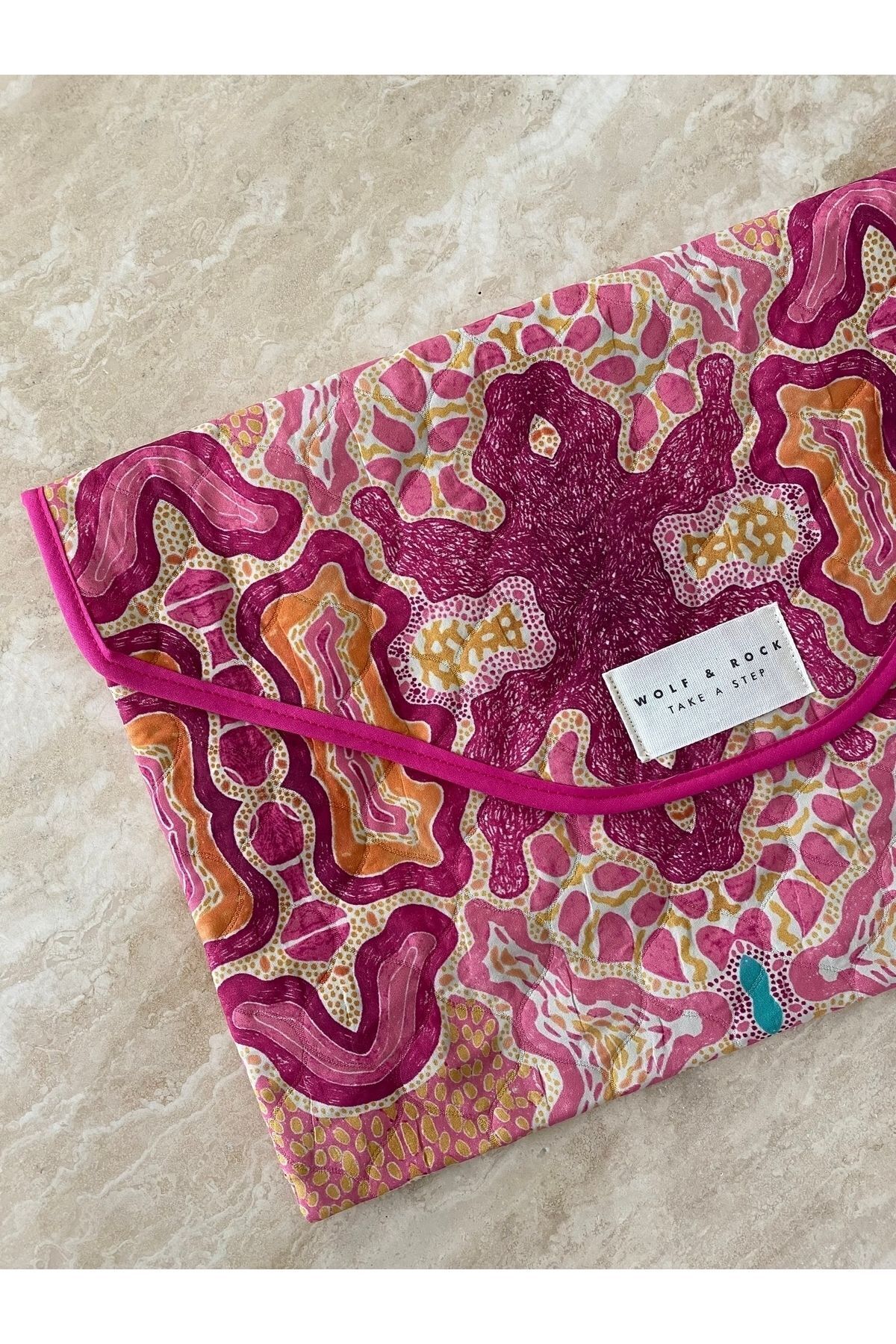 Wolf&Rock Pembe Desenli Notebook/Tablet Kılıfı