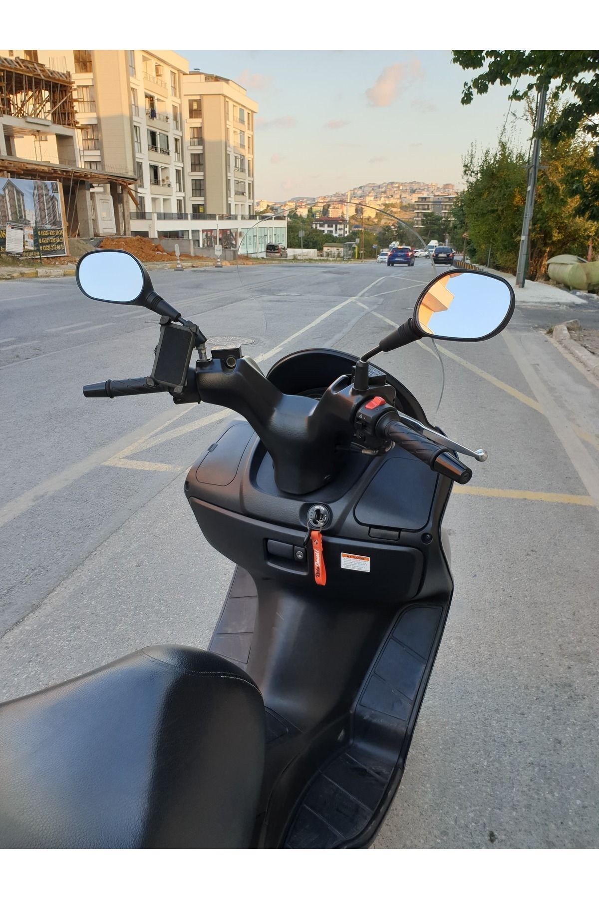Suzuki Burgman UH 200 Siperlik Ön Cam 2006 2013 Model 61cm Şeffaf Renkli 4mm ORTA BOYLU CAM