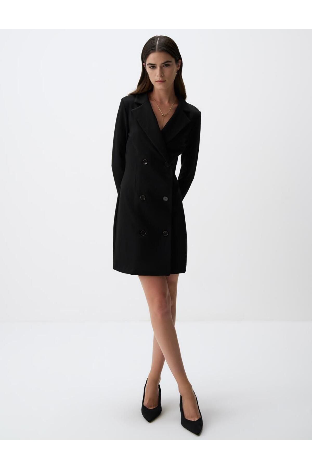 https://cdn.dsmcdn.com/ty1547/product/media/images/ty1549/prod/QC/20240916/11/401b2583-f09e-32fe-887b-d3692843a56d/1_org_zoom.jpg
