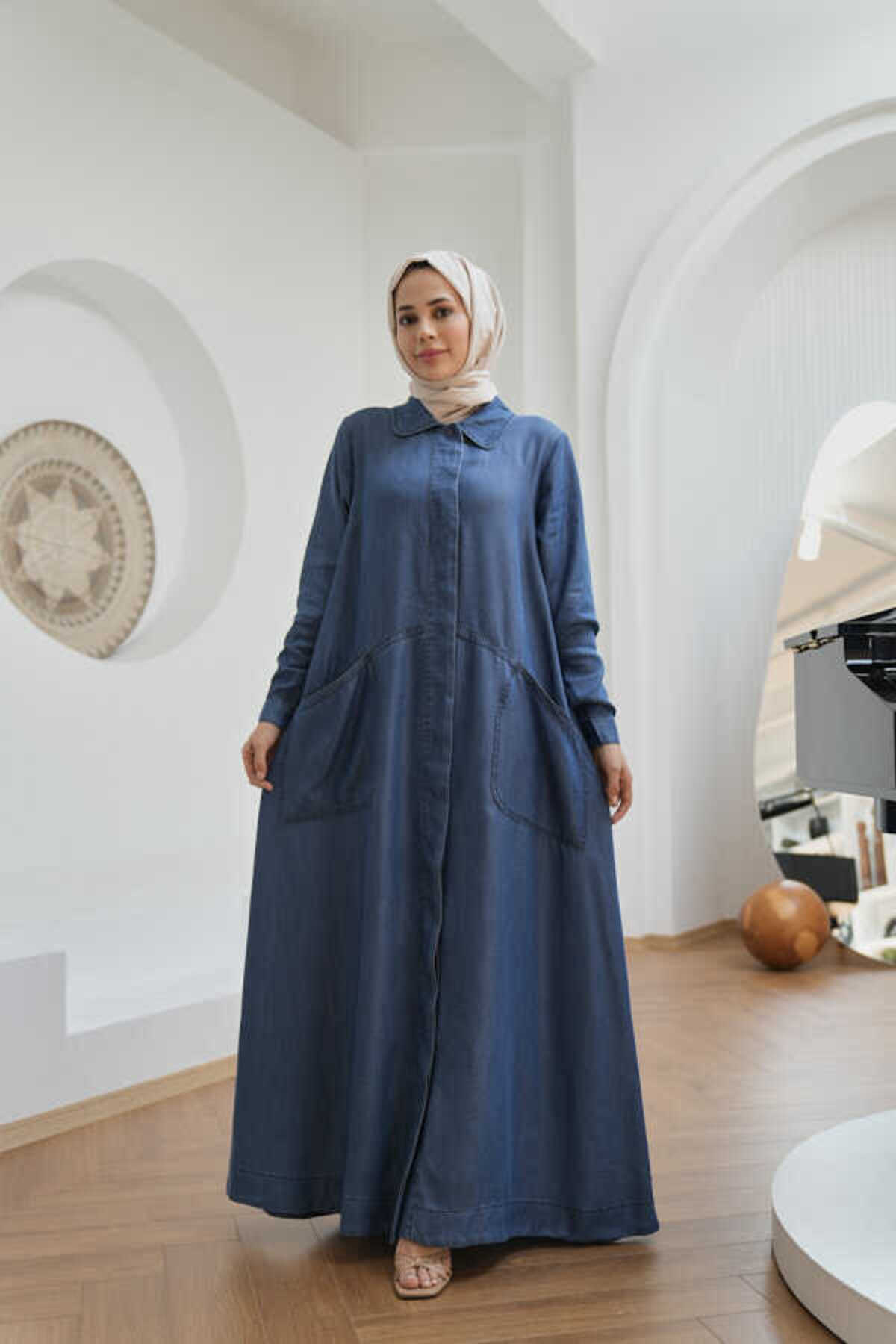 Neways-6648 Model - Dark Blue Buttoned Ferace 3