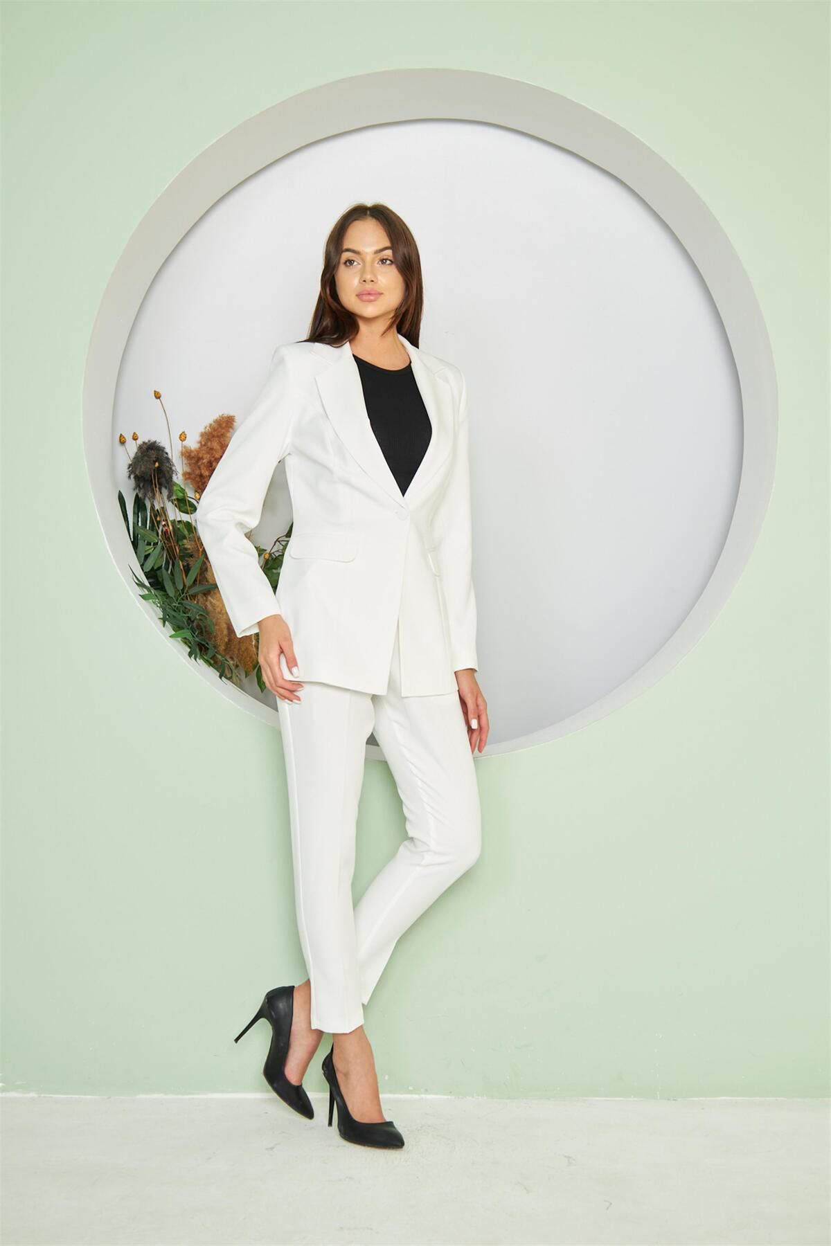 LOVELF-Single Button Classic Set Ecru 4