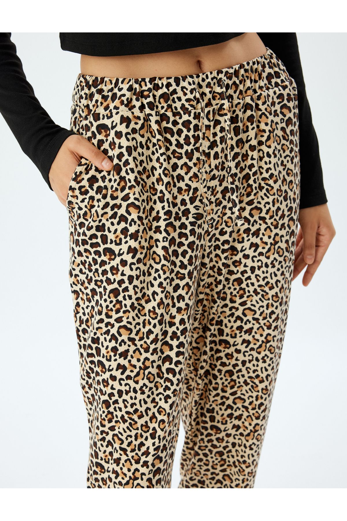 Koton-Leopard Printed Comfortable Pajama Bottoms - Carrot Cut and Pocket 5