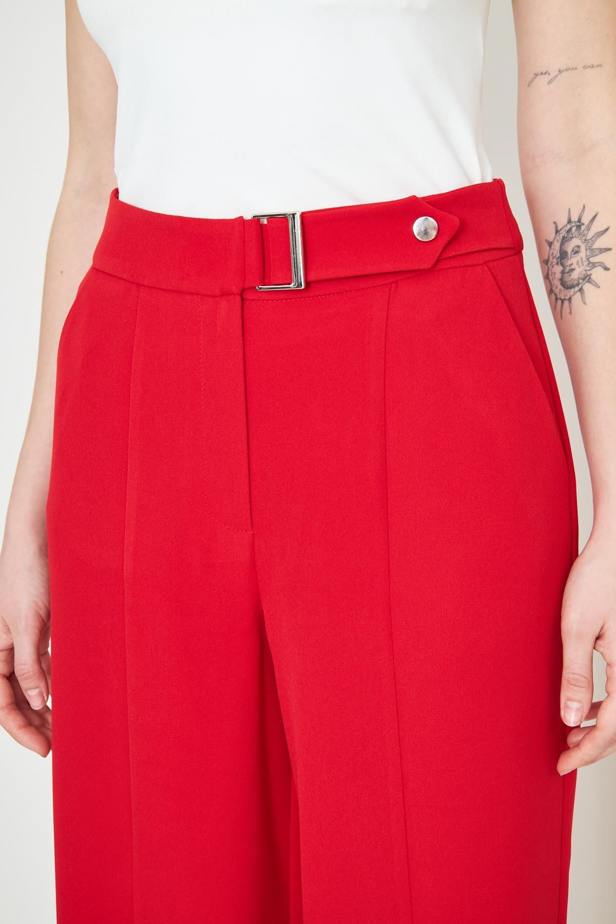 LOVELF-Red Buckle Detailed Wide Leg Trousers 4