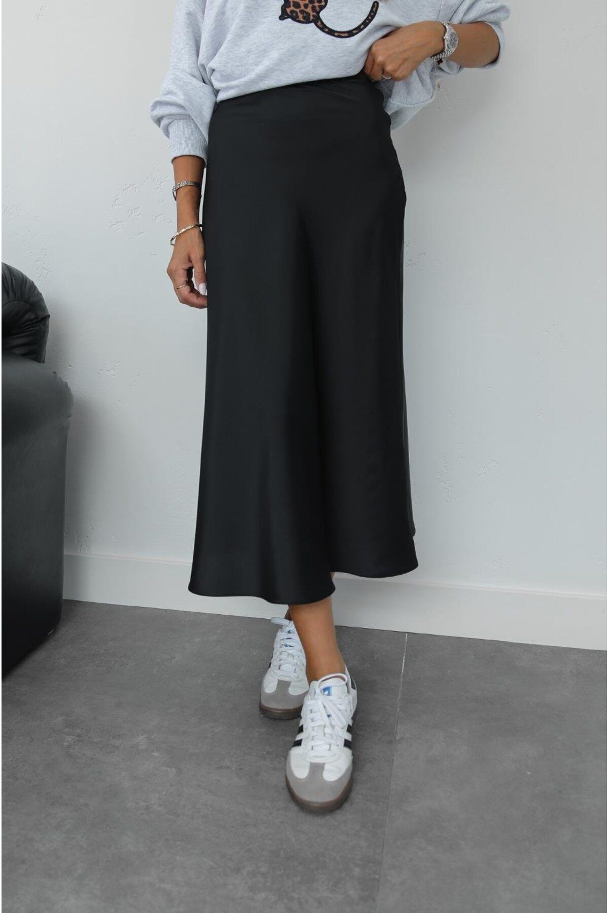 Havoş-Black Satin Crepe Skirt 4